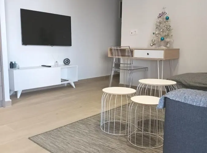 Partcon B Lägenhet Neoi Epivatai