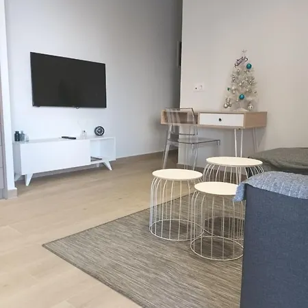 Partcon In Private B Apartment Néoi Epivátai